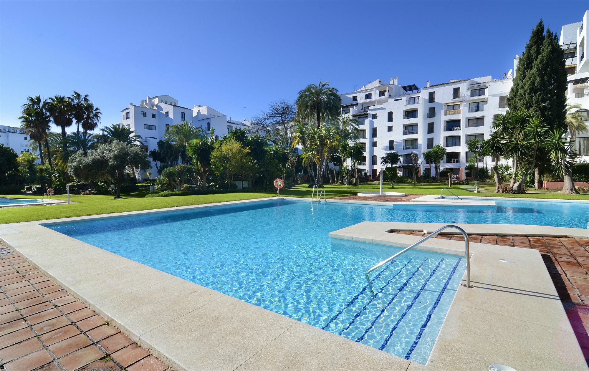 马尔韦利亚Club Jardines Del Puerto公寓 外观 照片